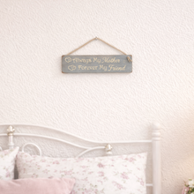 Load image into Gallery viewer, Decorative wooden sign above a bed for Mothers day