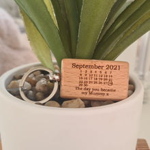 Load image into Gallery viewer, wooden key ring 